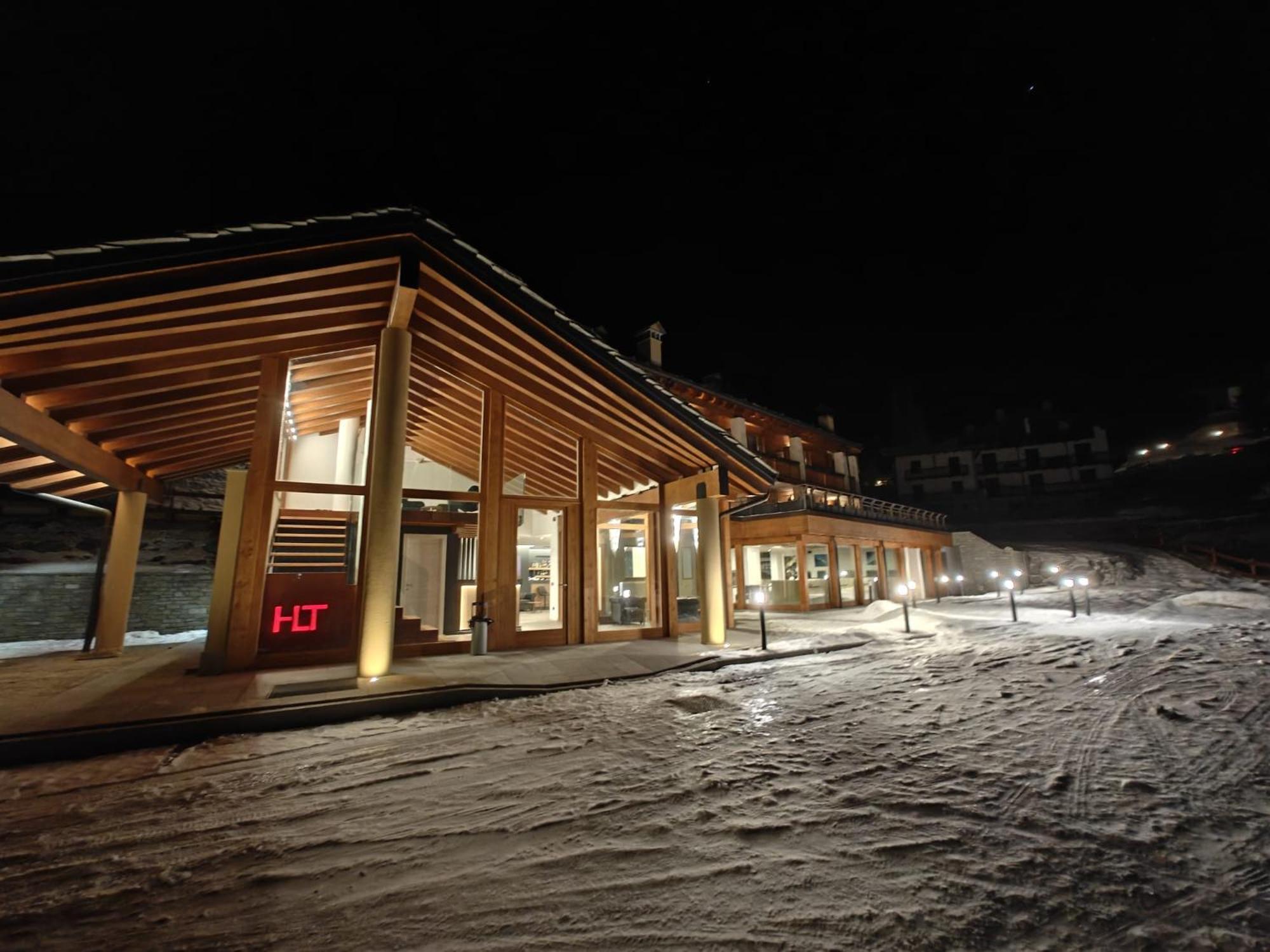 & Hotel 4*